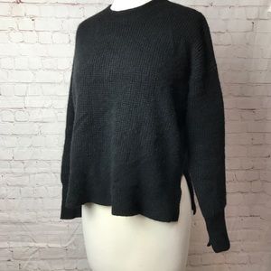 Everlane black split hem cashmere sweater small